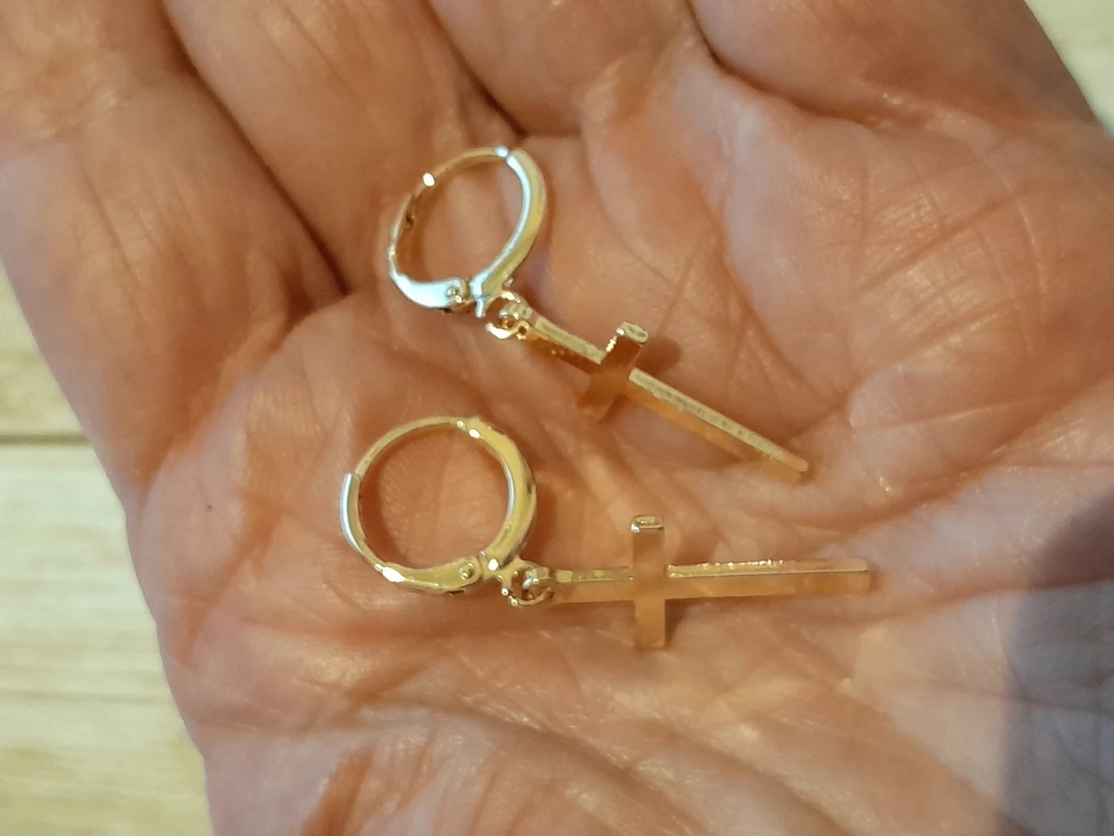 Hangende oorbellen, kleine kruis, goudkleurig – photo 3